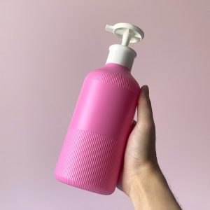 Chai hồng đậm sọc hdpe vòi nhấn dẹp trắng