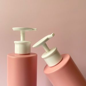 Chai HDPE Hồng Vai ngang đáy bầu nắp dẹp trắng