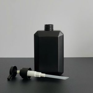 Chai HDPE Vuông Đen vòi nhấn dẹp Đen Nhám