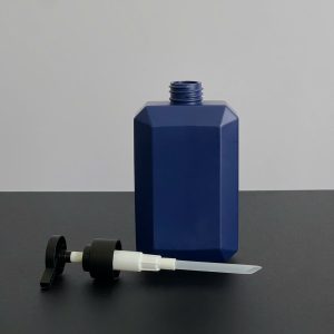 Chai HDPE Vuông Xanh Dương vòi nhấn dẹp Đen Nhám