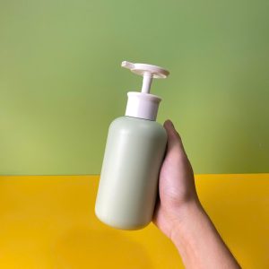 Chai HDPE xanh tròn vòi nhấn dẹp