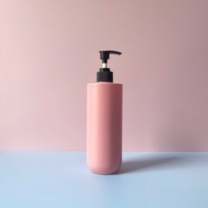 Chai nhựa HDPE vai ngang đáy bầu vòi nhấn sóng đen