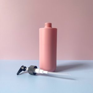 Chai nhựa HDPE vai ngang đáy bầu vòi nhấn sóng đen