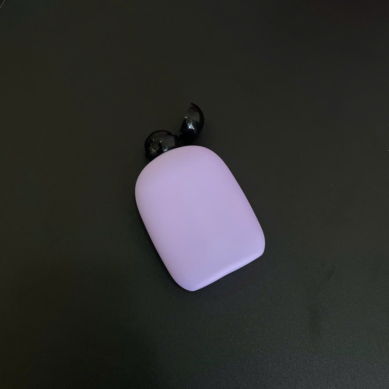 chai-hdpe-tim-tron-nap-bat-tron-den-5 Chai HDPE thân tròn tím nắp bật