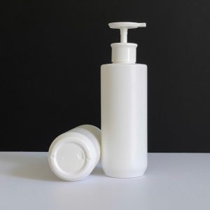 Chai HDPE trắng vai ngang vòi nhấn dẹp trắng