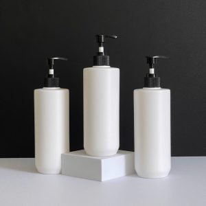 Chai HDPE trắng vai ngang vòi nhấn sọc