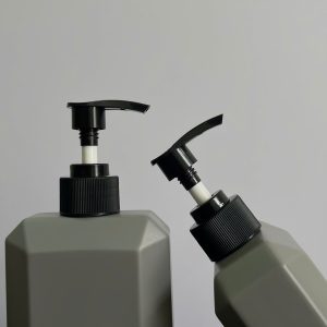 Chai HDPE Vuông Xám vòi nhấn Sọc Đen