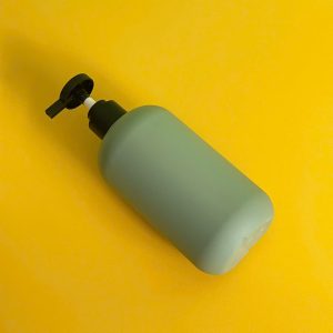 Chai HDPE tròn xanh đậm vòi nhấn dẹp đen