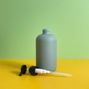 Chai HDPE tròn xanh đậm vòi nhấn dẹp đen