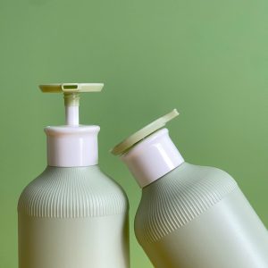 Chai HDPE xanh sọc vòi nhấn dẹp xanh