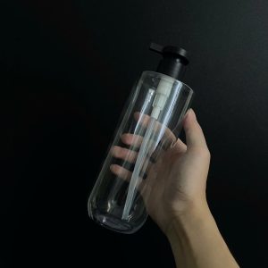 Chai PET vai ngang trong suốt vòi nhấn đen nhám
