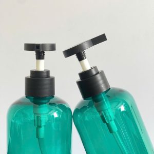 Chai PET xanh ngọc vòi nhấn dẹp đen nhám