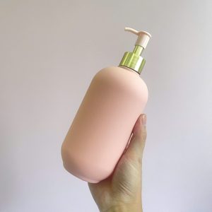 Chai HDPE hồng hình trụ vòi nhấn kẹp hồng