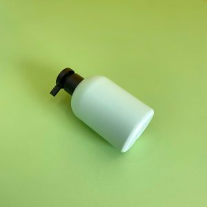 Chai HDPE Xanh Mint Tròn Lùn Vòi Nhấn Đen Nhám