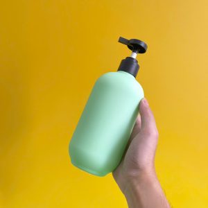 Chai đựng sữa tắm xanh hình trụ chất liệu HDPE vòi nhấn dẹp